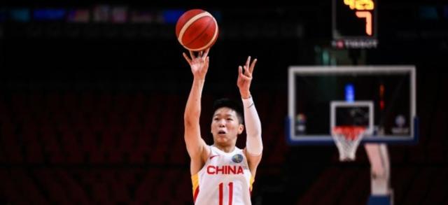 BOB半岛体育-见证女篮从低谷到复兴 黄思静诠释何为定海神针