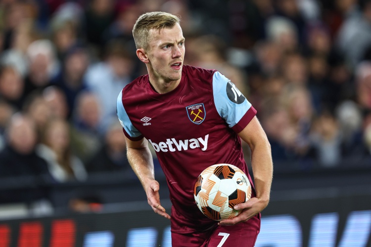 BOB半岛平台-TA：西汉姆中场沃德·普劳斯即将租借加盟伯恩利，已获准接受体检